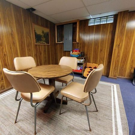 Huge Historic, W/Large Yard & Close To Beach Manistee Eksteriør billede