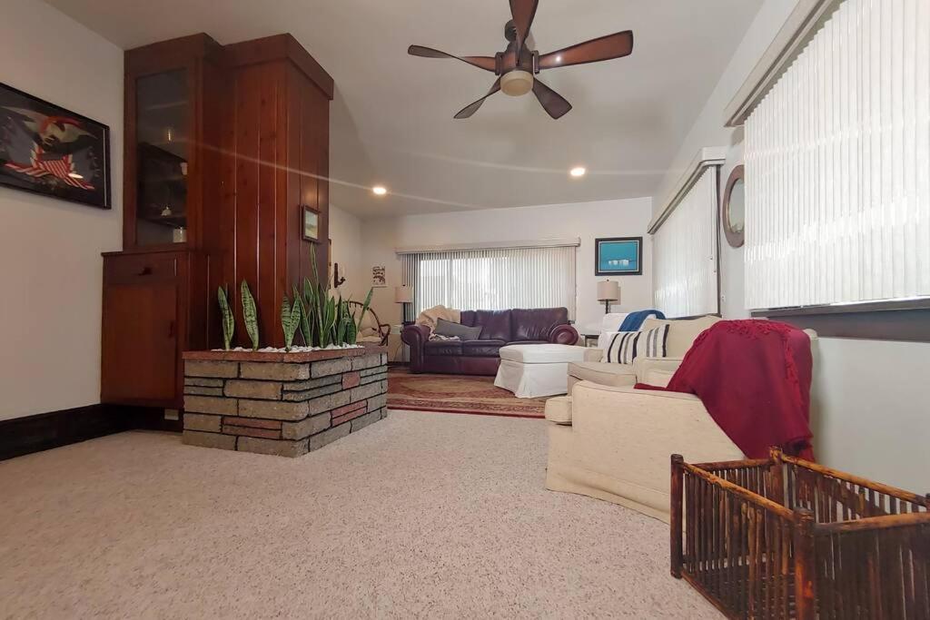 Huge Historic, W/Large Yard & Close To Beach Manistee Eksteriør billede