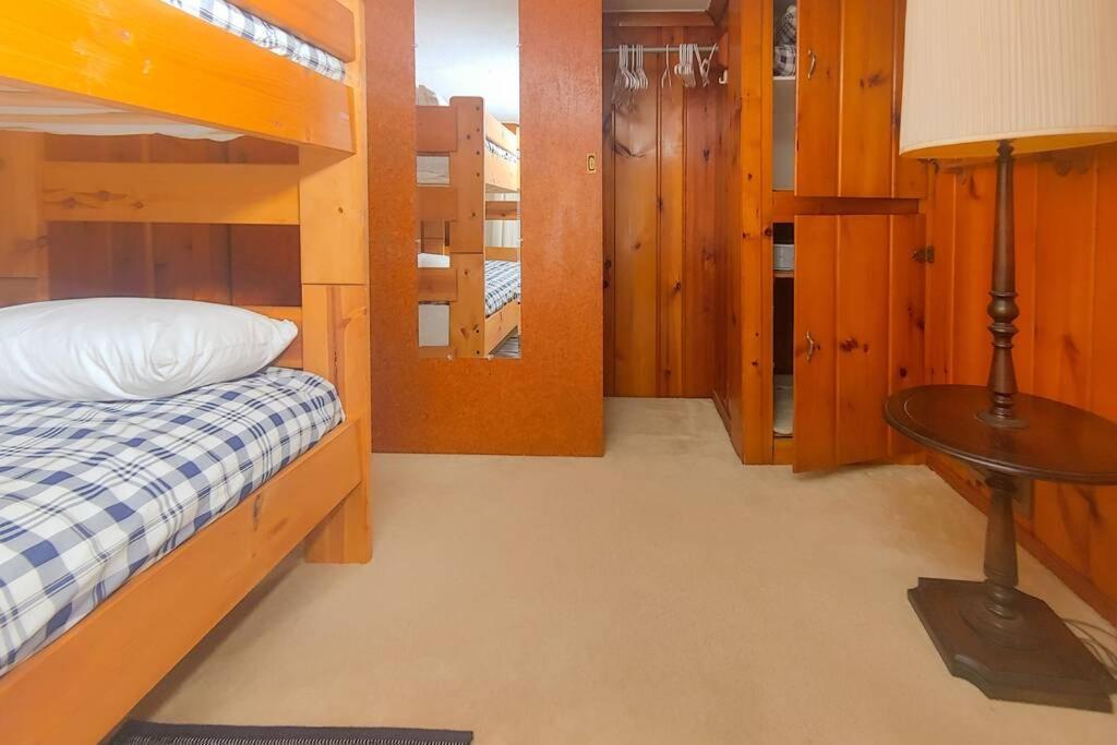 Huge Historic, W/Large Yard & Close To Beach Manistee Eksteriør billede