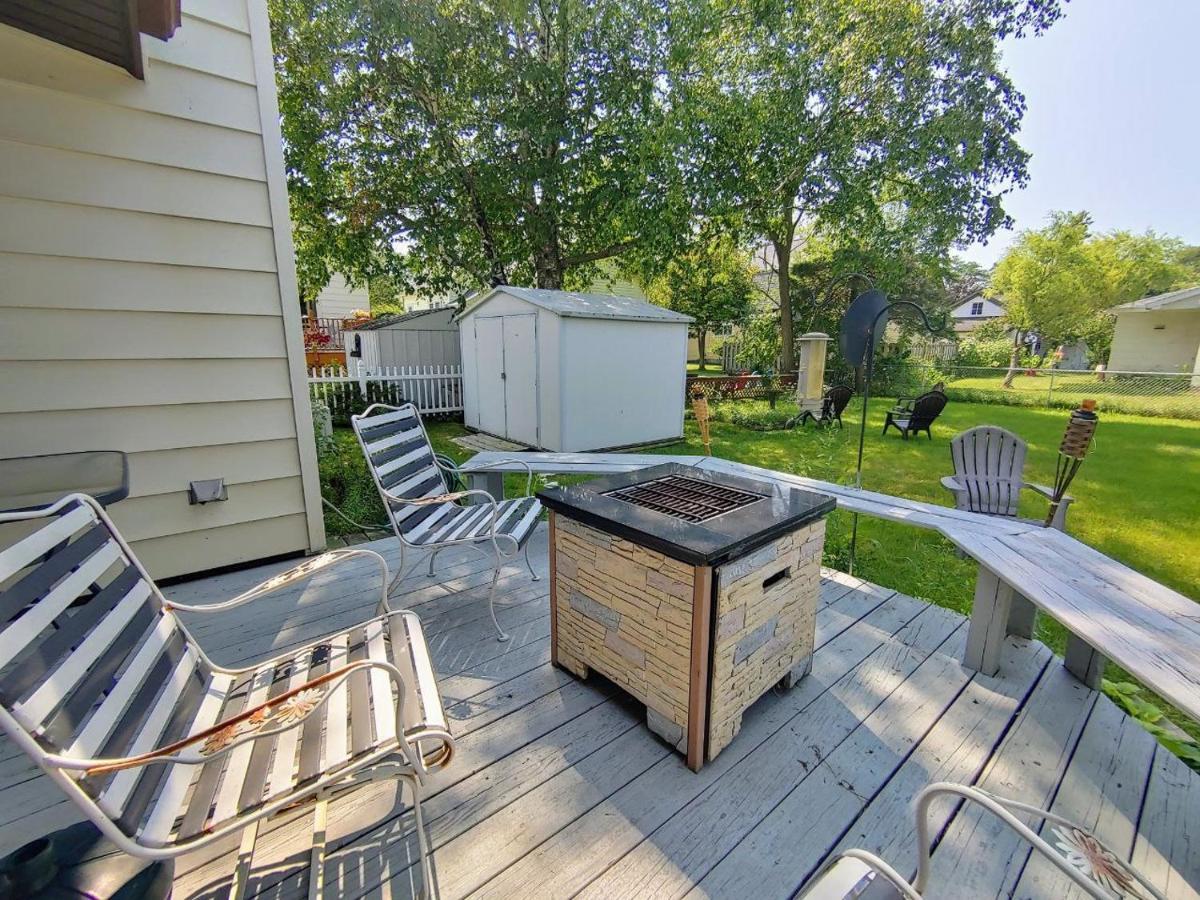Huge Historic, W/Large Yard & Close To Beach Manistee Eksteriør billede